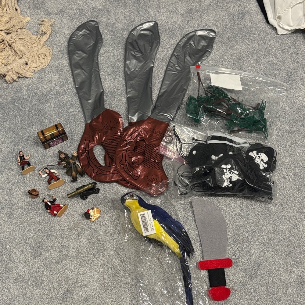 5/$25- Pirate party supplies and accessories